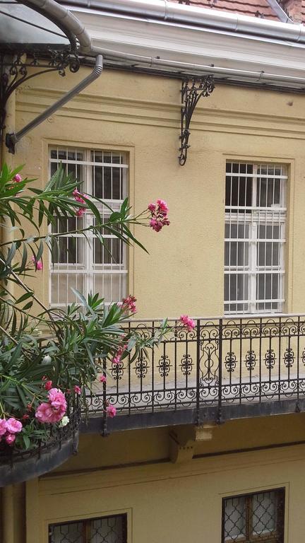 All In Apartman Budapest Exterior foto